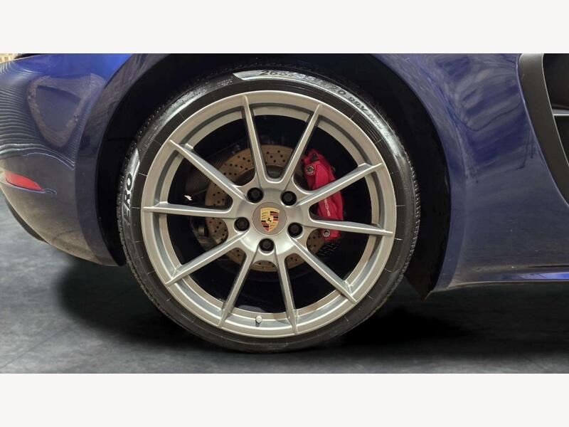 Porsche 718 Cayman PJ71CNV